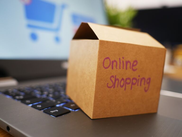 Etsy, eBay, Amazon UK, sklep internetowy – jak sprzedawać za granicę?